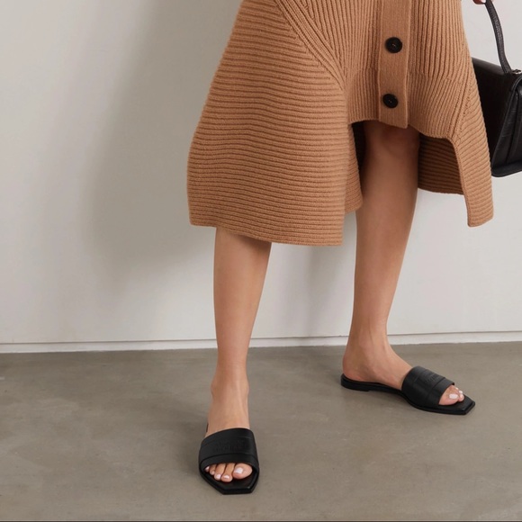 Alexander McQueen Logo Embossed Sandals - Picture 1 of 11